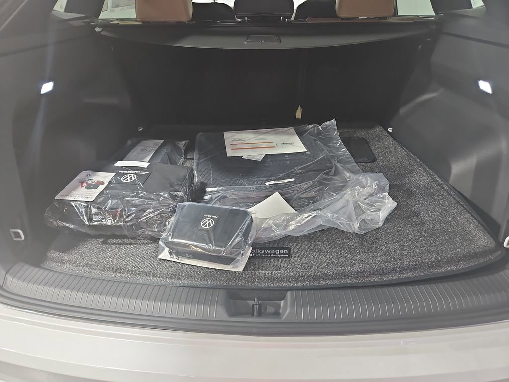 New 2026 Volkswagen Atlas Cross Sport SEL R-Line image 22