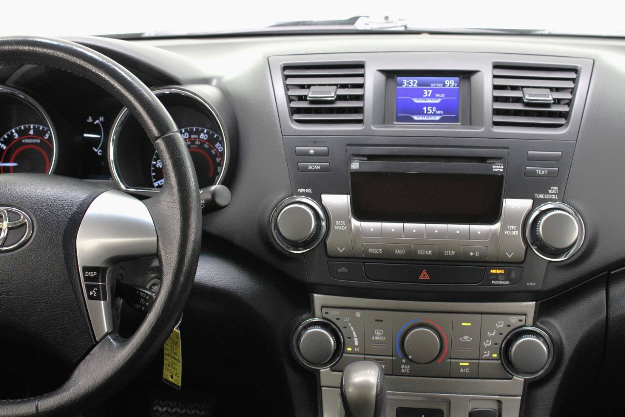 Used 2011 Toyota Highlander SE w/ Tow Pkg FWD image 55