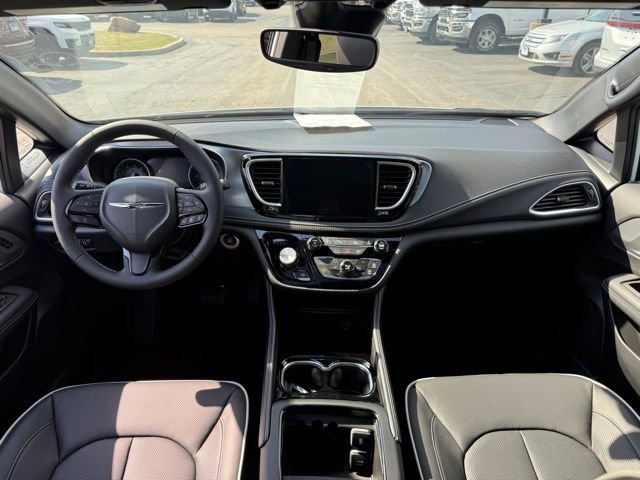 New 2026 Chrysler Pacifica Limited w/ S Appearance Package image 29