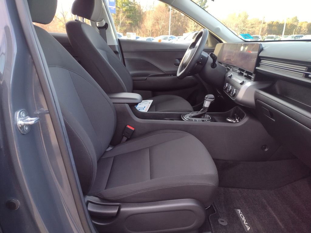 Used 2024 Hyundai Kona SE image 21