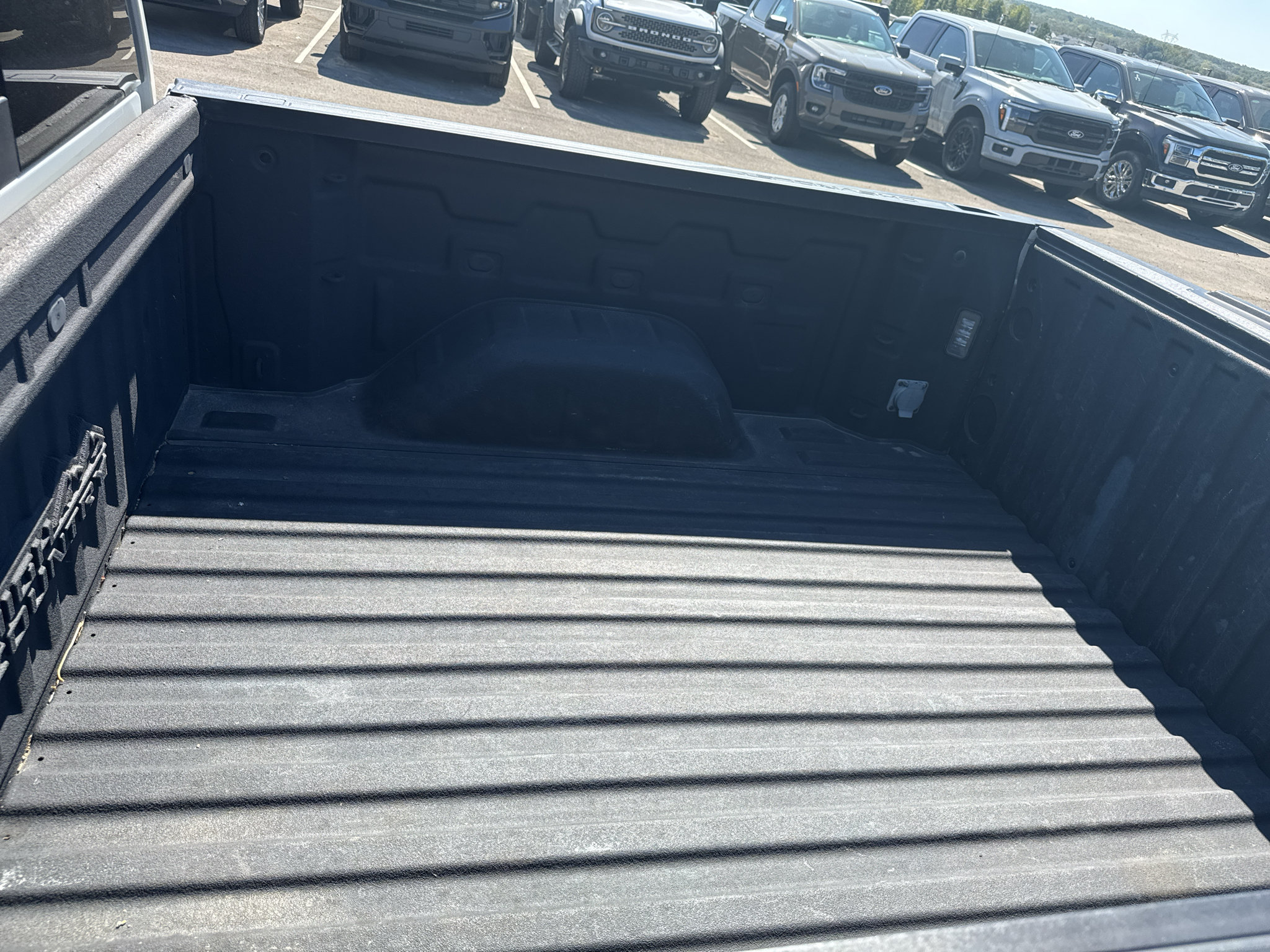 Used 2022 Chevrolet Silverado 1500 High Country AWD/4WD image 35