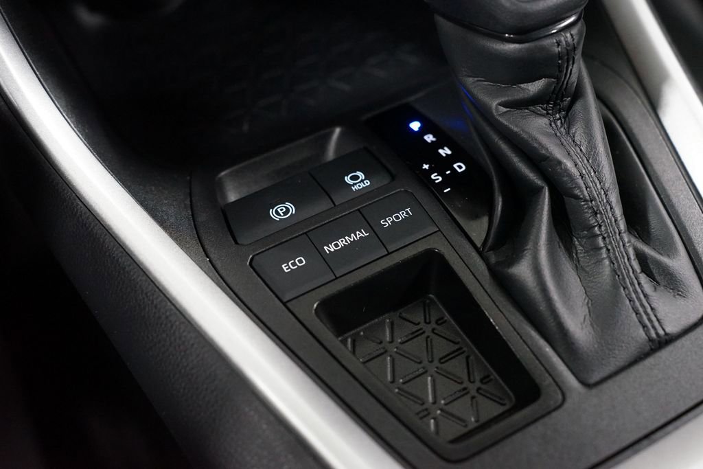 Certified 2025 Toyota RAV4 LE image 22