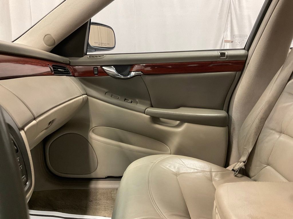 Used 2000 Cadillac De Ville w/ Comfort/Convenience Pkg image 20