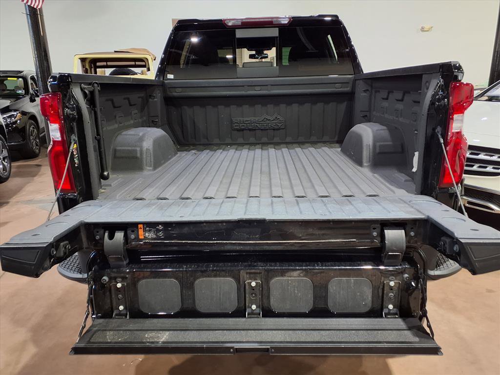 Used 2022 Chevrolet Silverado 1500 High Country image 21