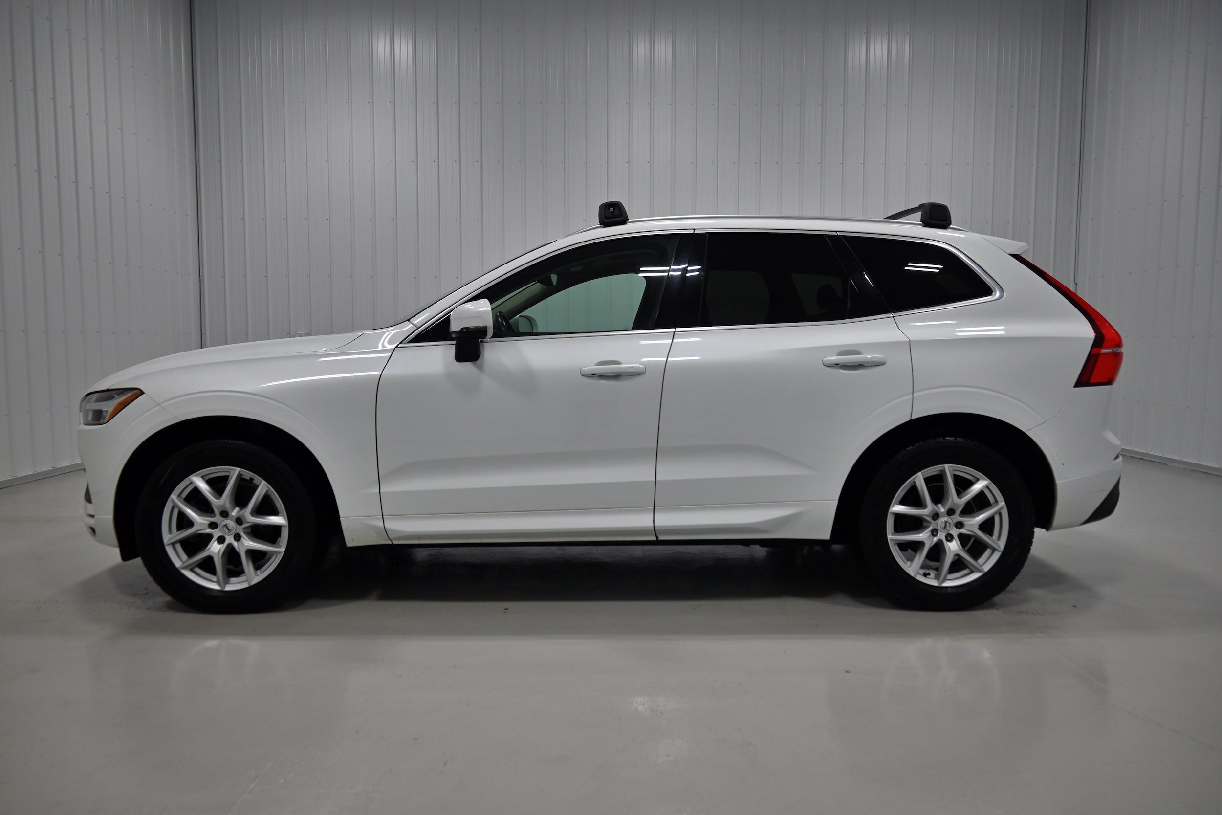 Used 2020 Volvo XC60 T5 Momentum w/ Protection Package Premier AWD/4WD image 26