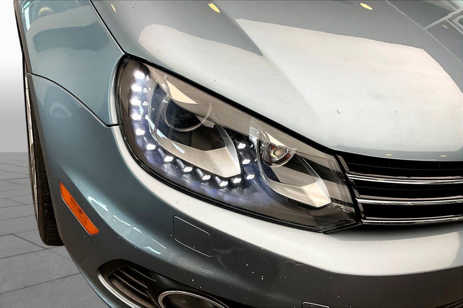 Used 2012 Volkswagen Eos Executive FWD image 25