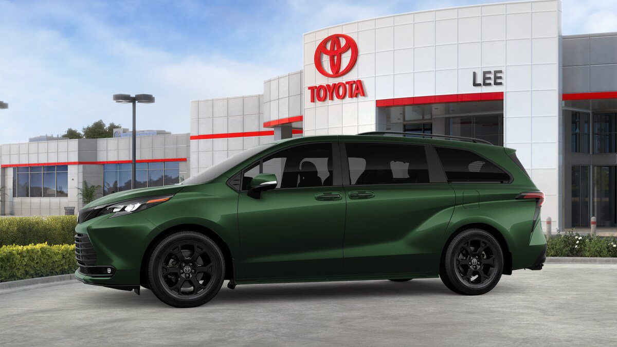 New 2026 Toyota Sienna XLE Woodland Edition AWD/4WD image 3