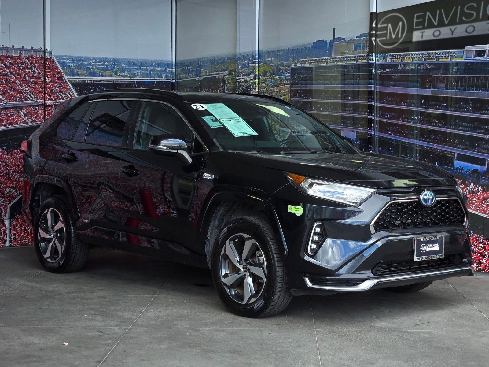 Used 2021 Toyota RAV4 SE w/ Weather & Moonroof Package