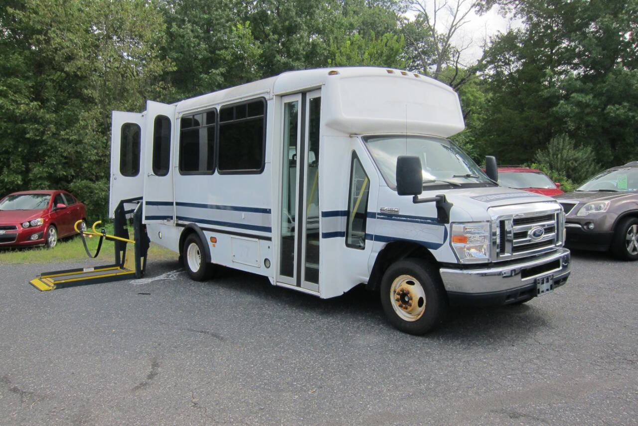 Used 2014 Ford E-450 and Econoline 450 Super Duty w/ Shuttle Bus Prep Package image 3