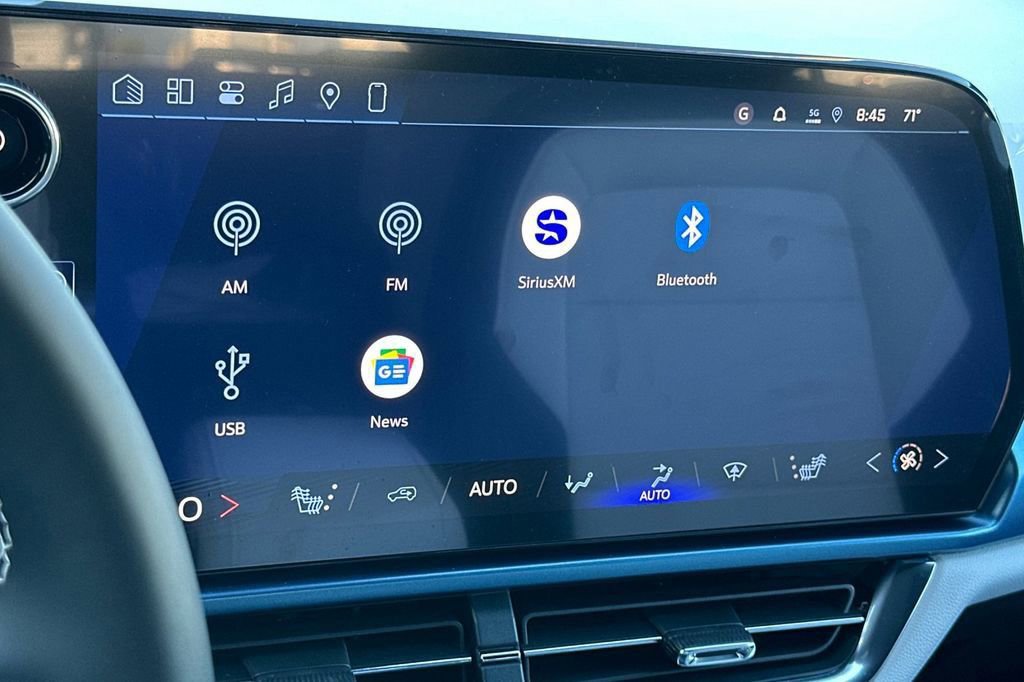 New 2026 Chevrolet Equinox EV LT FWD image 23