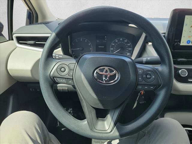 Used 2025 Toyota Corolla LE image 18
