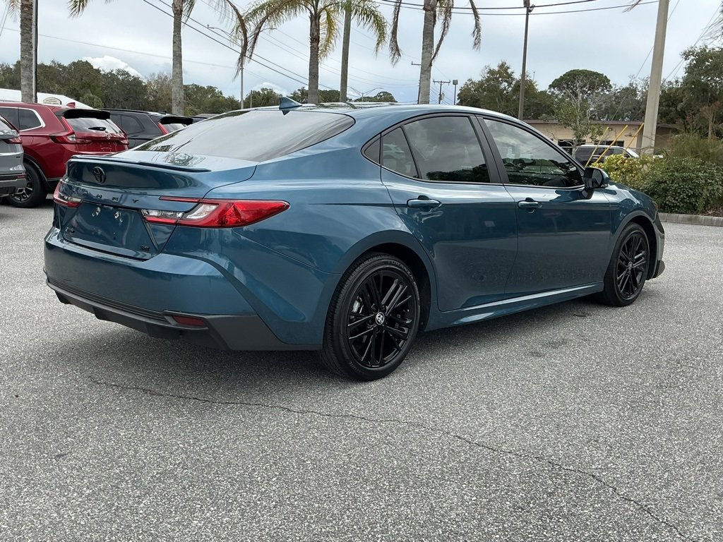 Used 2025 Toyota Camry SE image 12