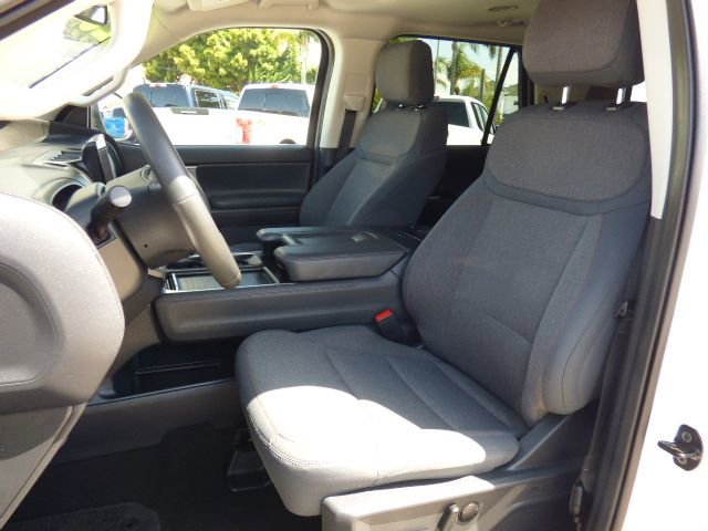 Used 2025 Ford Expedition Active RWD image 27