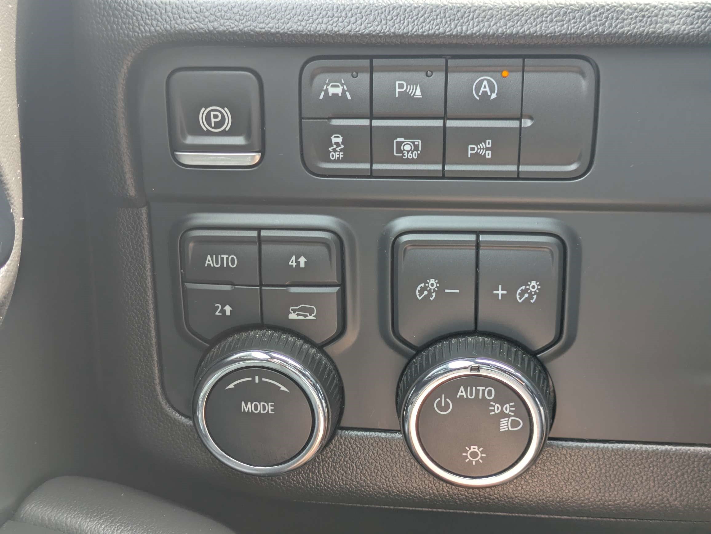 Used 2025 Chevrolet Suburban LT AWD/4WD image 31