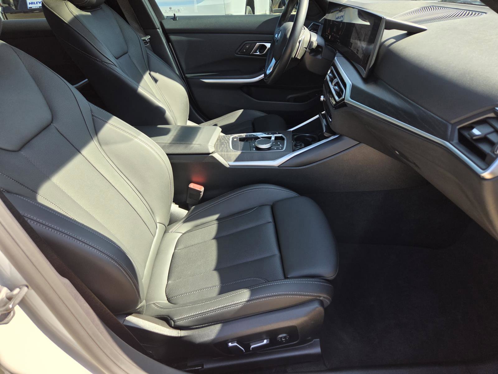 Used 2024 BMW 330i Sedan w/ Convenience Package RWD image 8