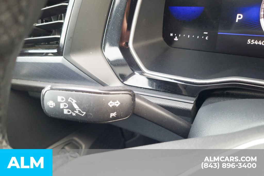 Used 2024 Volkswagen Jetta SE image 32