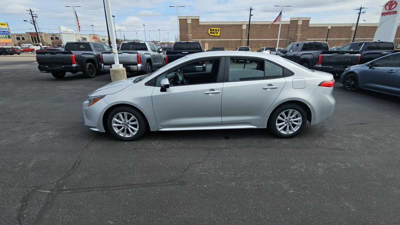 Certified 2024 Toyota Corolla LE w/ LE Convenience Package image 6