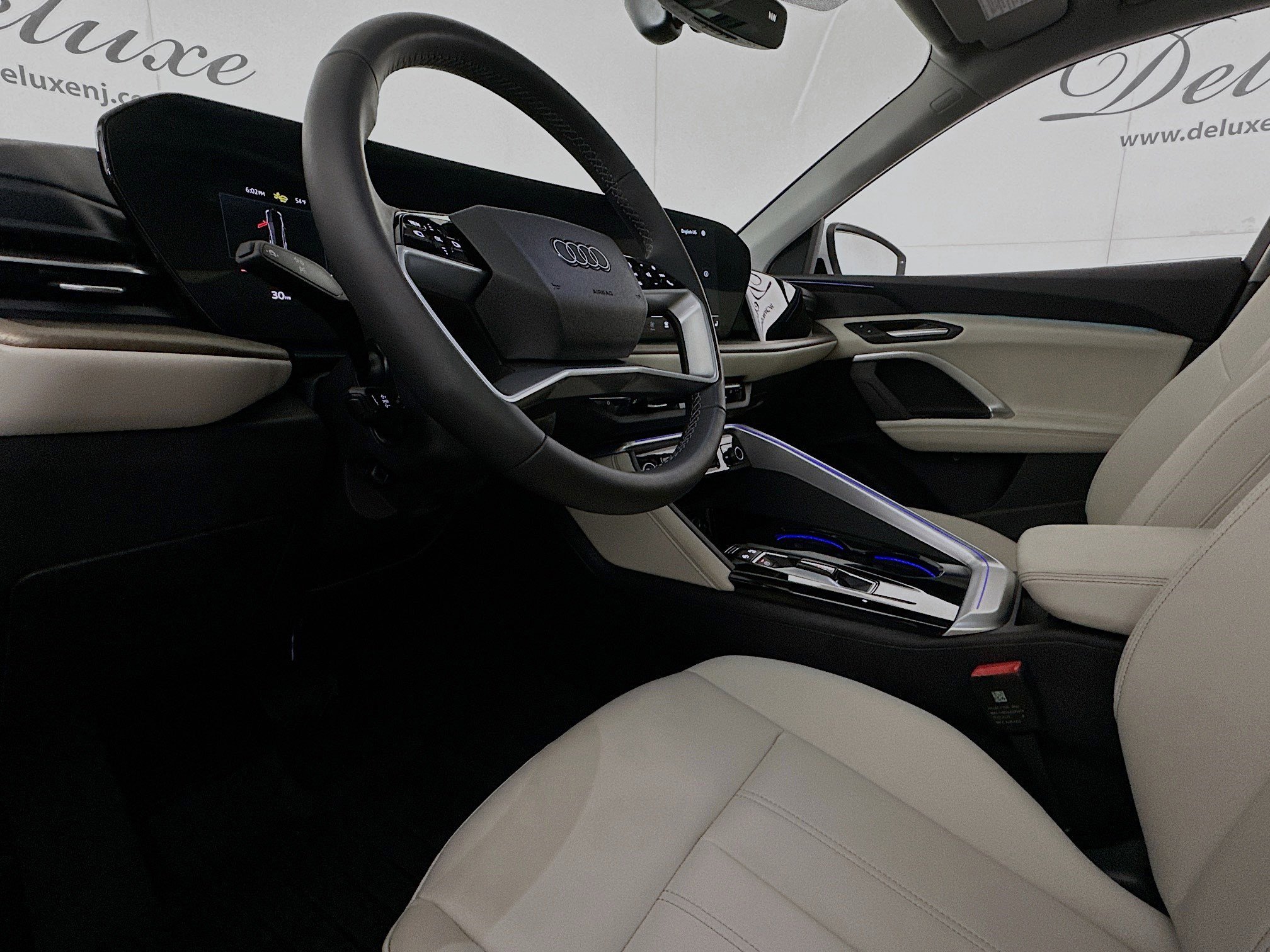 Used 2025 Audi Q5 Premium w/ Convenience Package image 7