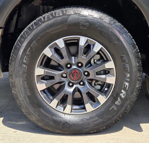 Used 2023 Nissan Titan PRO-4X w/ Pro-4x Convenience Package AWD/4WD image 23