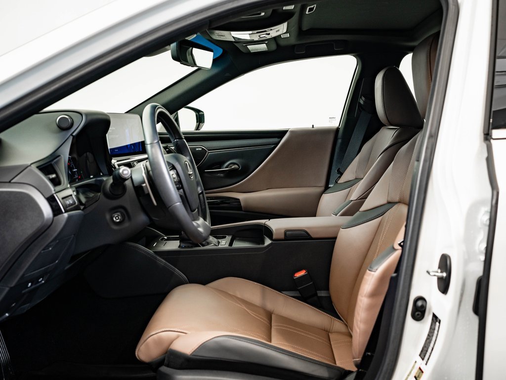 Certified 2025 Lexus ES 300h w/ Luxury Package image 22