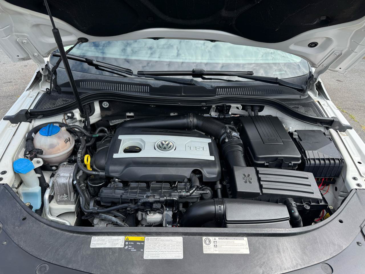 Used 2014 Volkswagen CC R-Line FWD image 21