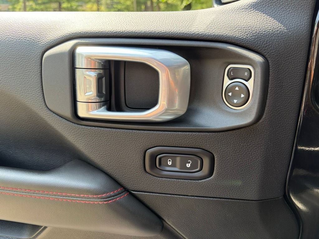 Used 2024 Jeep Wrangler Unlimited Rubicon AWD/4WD image 17