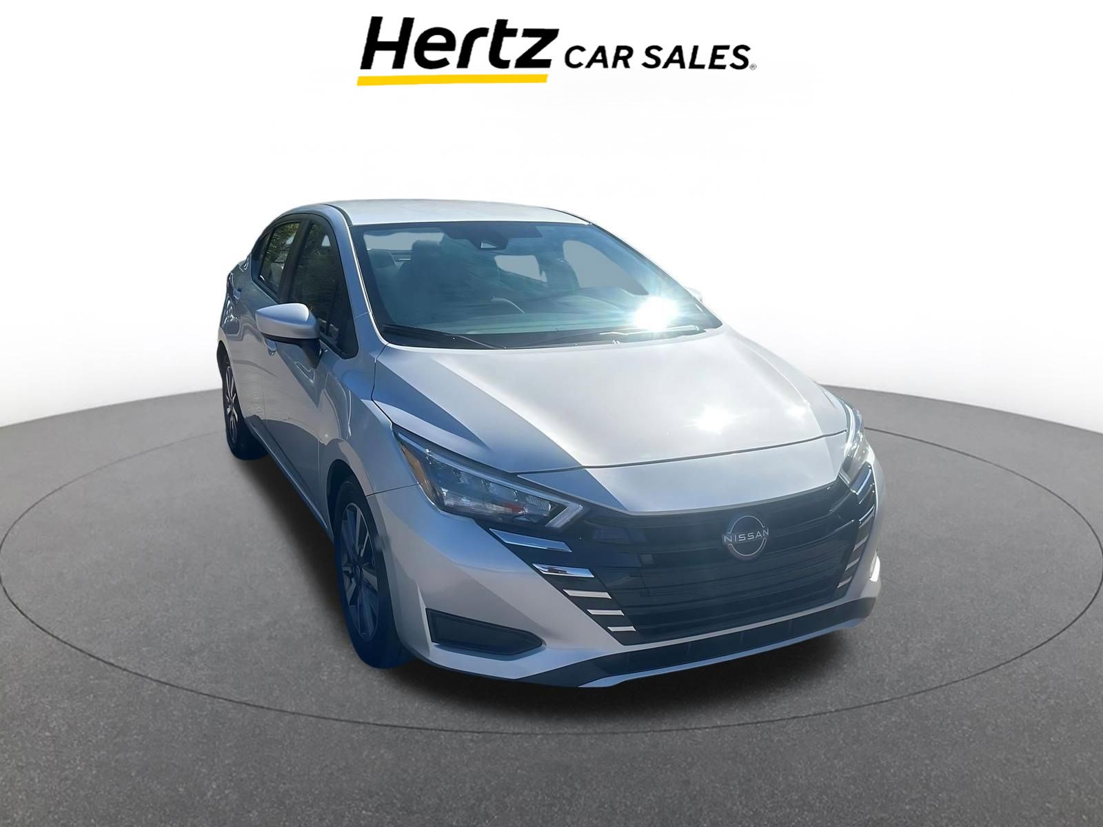 Used 2025 Nissan Versa SV image 1