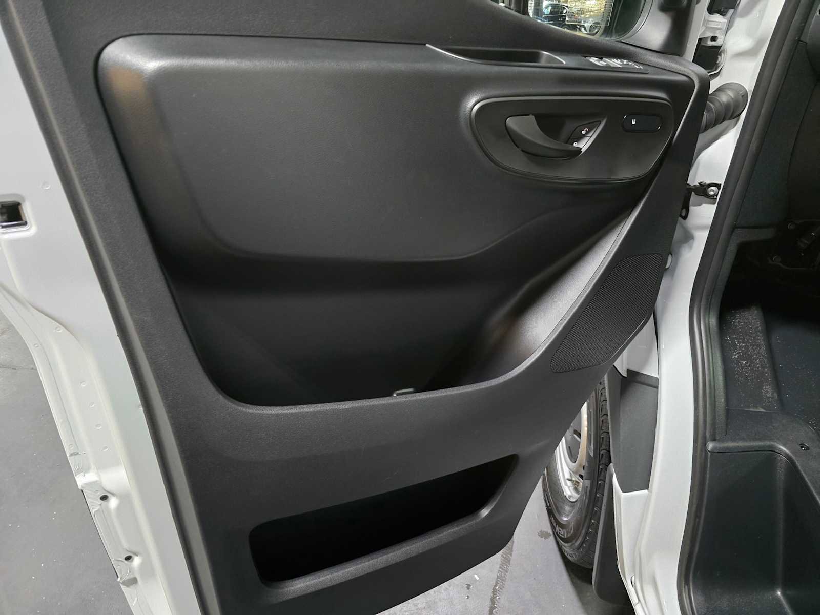 Used 2025 Mercedes-Benz Sprinter 2500 image 22