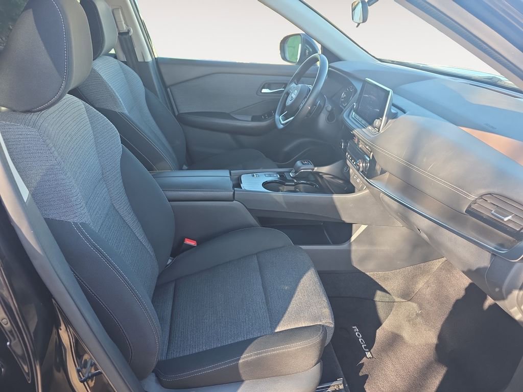 Used 2022 Nissan Rogue SV image 15