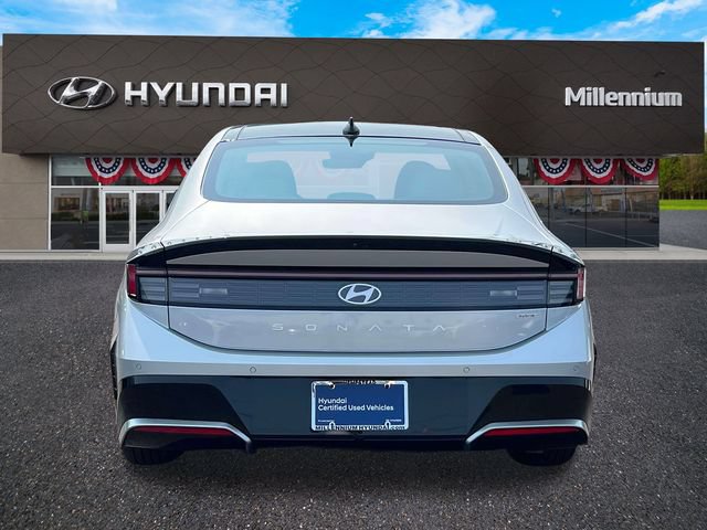 Certified 2025 Hyundai Sonata Limited FWD image 6