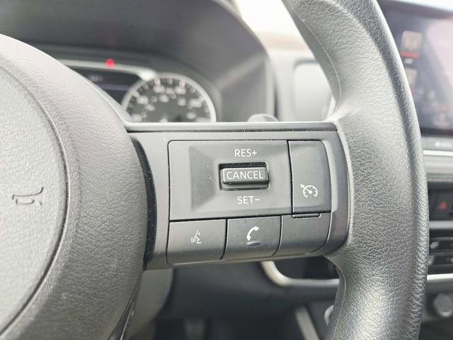 Used 2023 Nissan Rogue S image 16