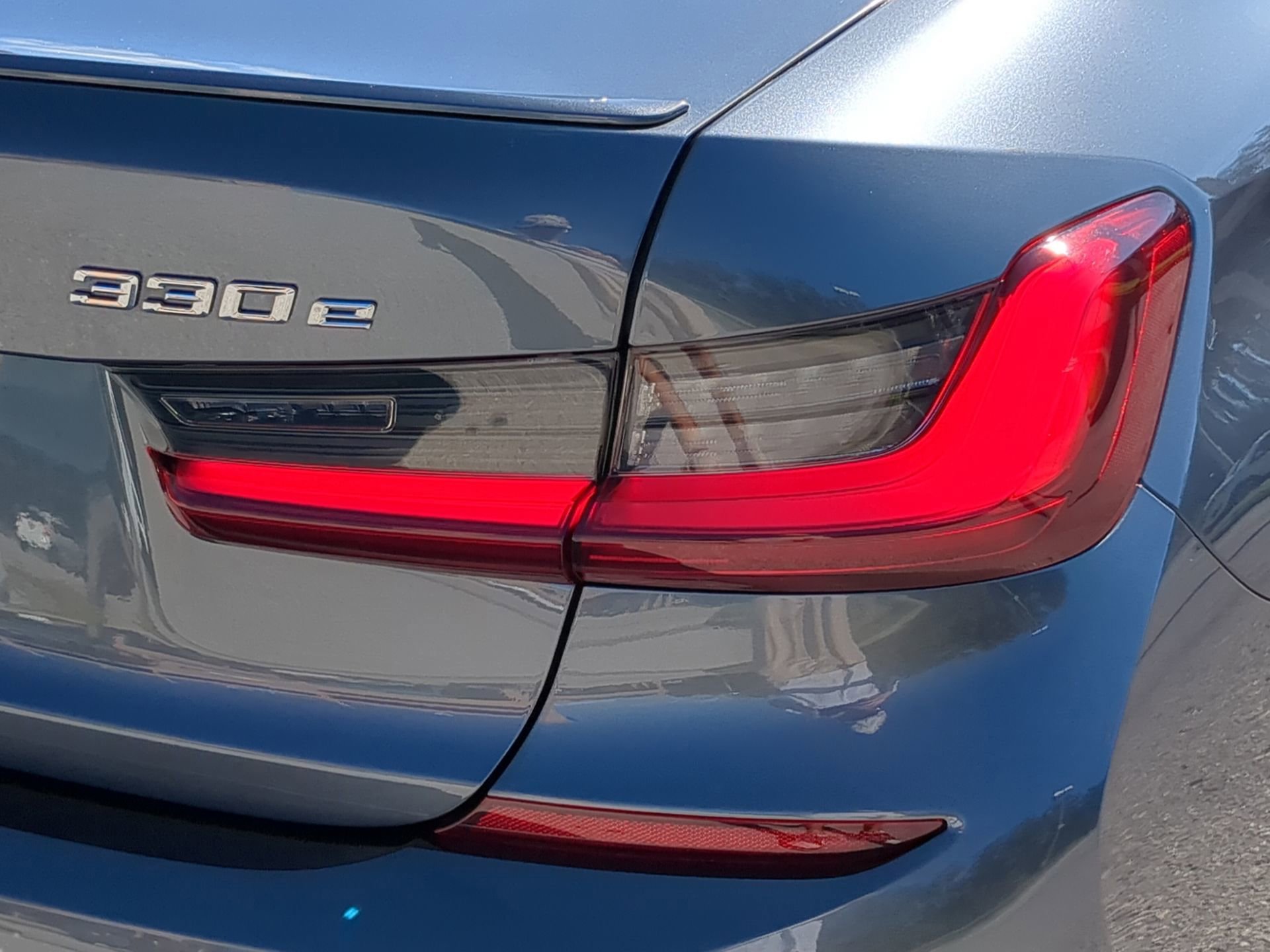 Used 2022 BMW 330e w/ M Sport Package image 57