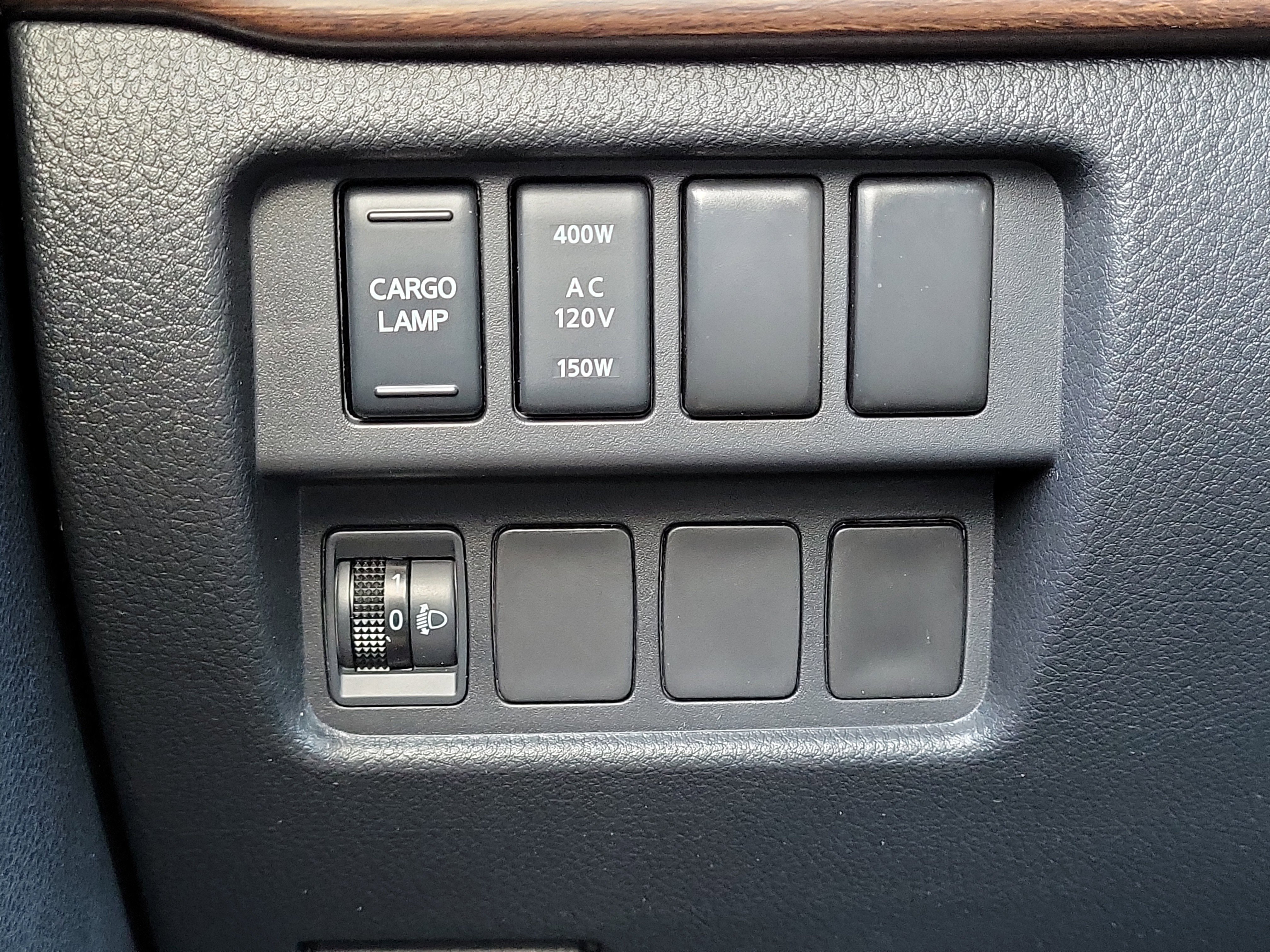 Used 2020 Nissan Titan Platinum Reserve w/ Moonroof Package image 24