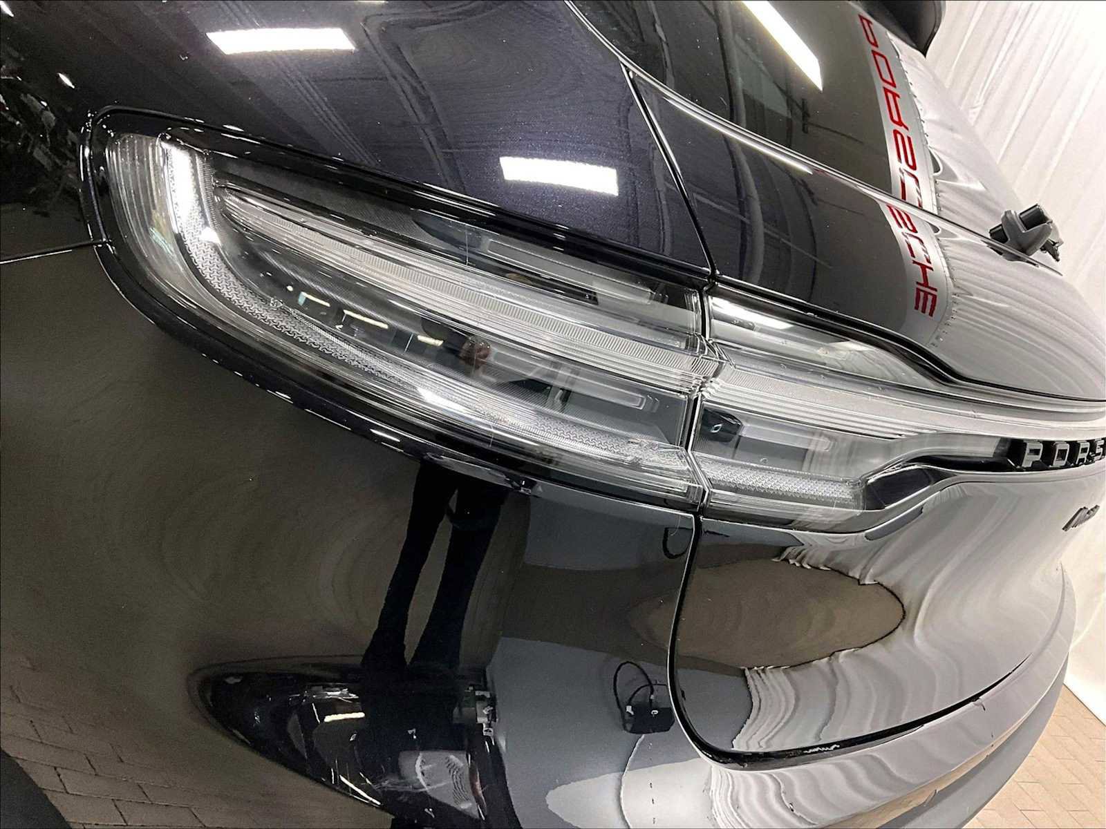 Used 2025 Porsche Macan image 35