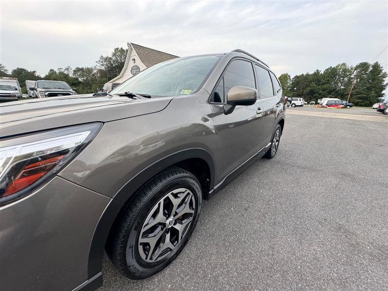 Used 2020 Subaru Forester Premium image 11