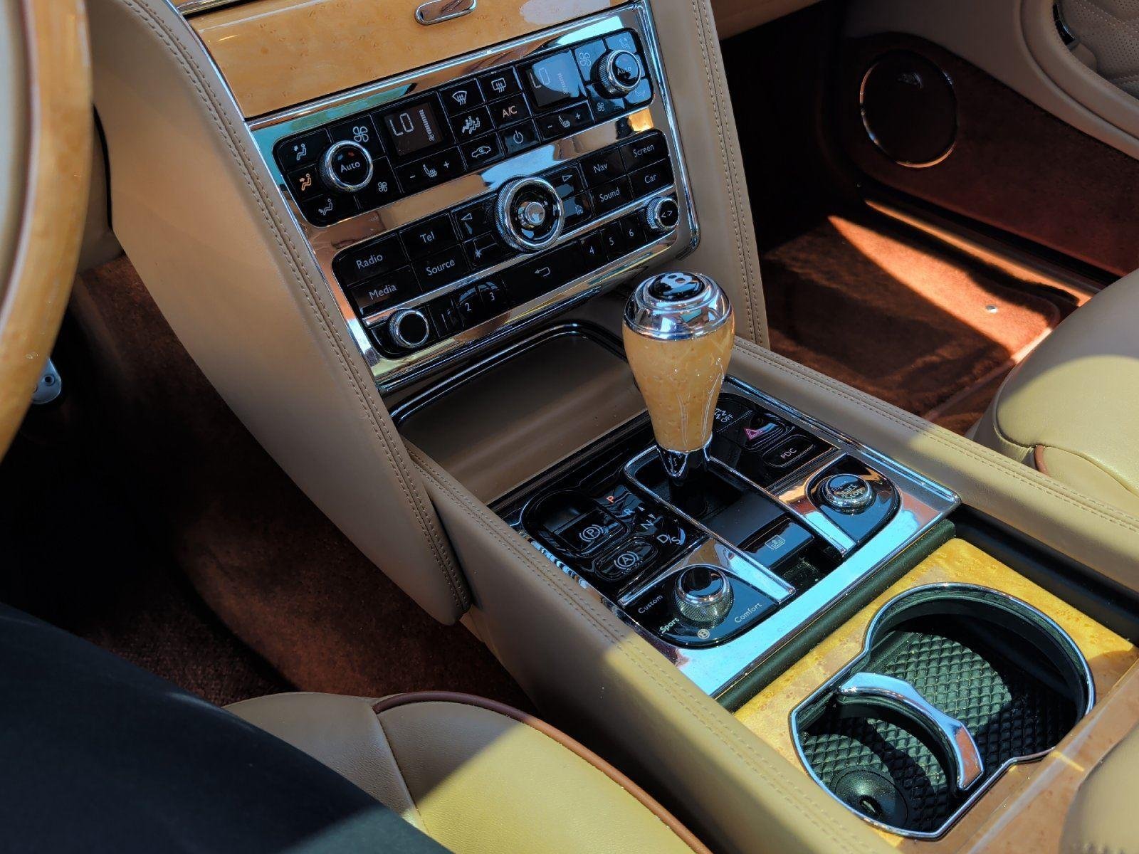 Used 2017 Bentley Mulsanne RWD image 32