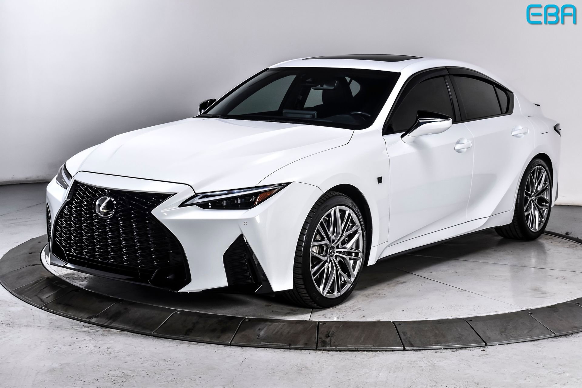 Used 2022 Lexus IS 500 image 2