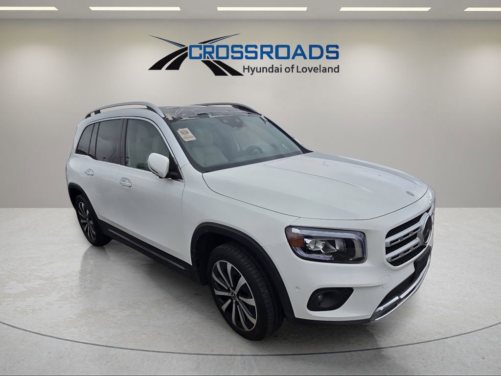 Used 2021 Mercedes-Benz GLB 250 4MATIC w/ Premium Package image 6