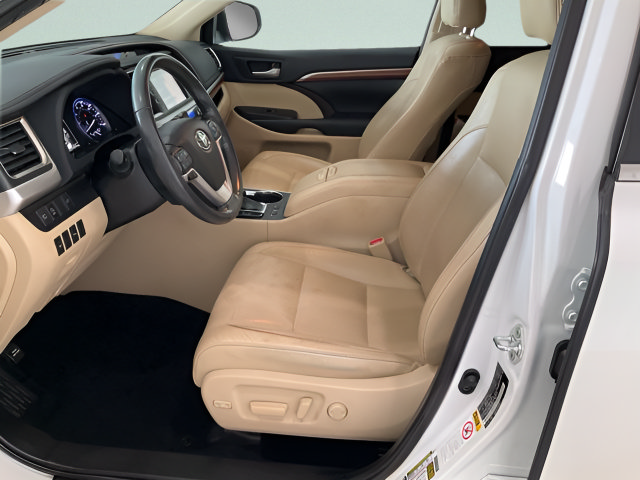 Used 2019 Toyota Highlander Limited FWD image 8