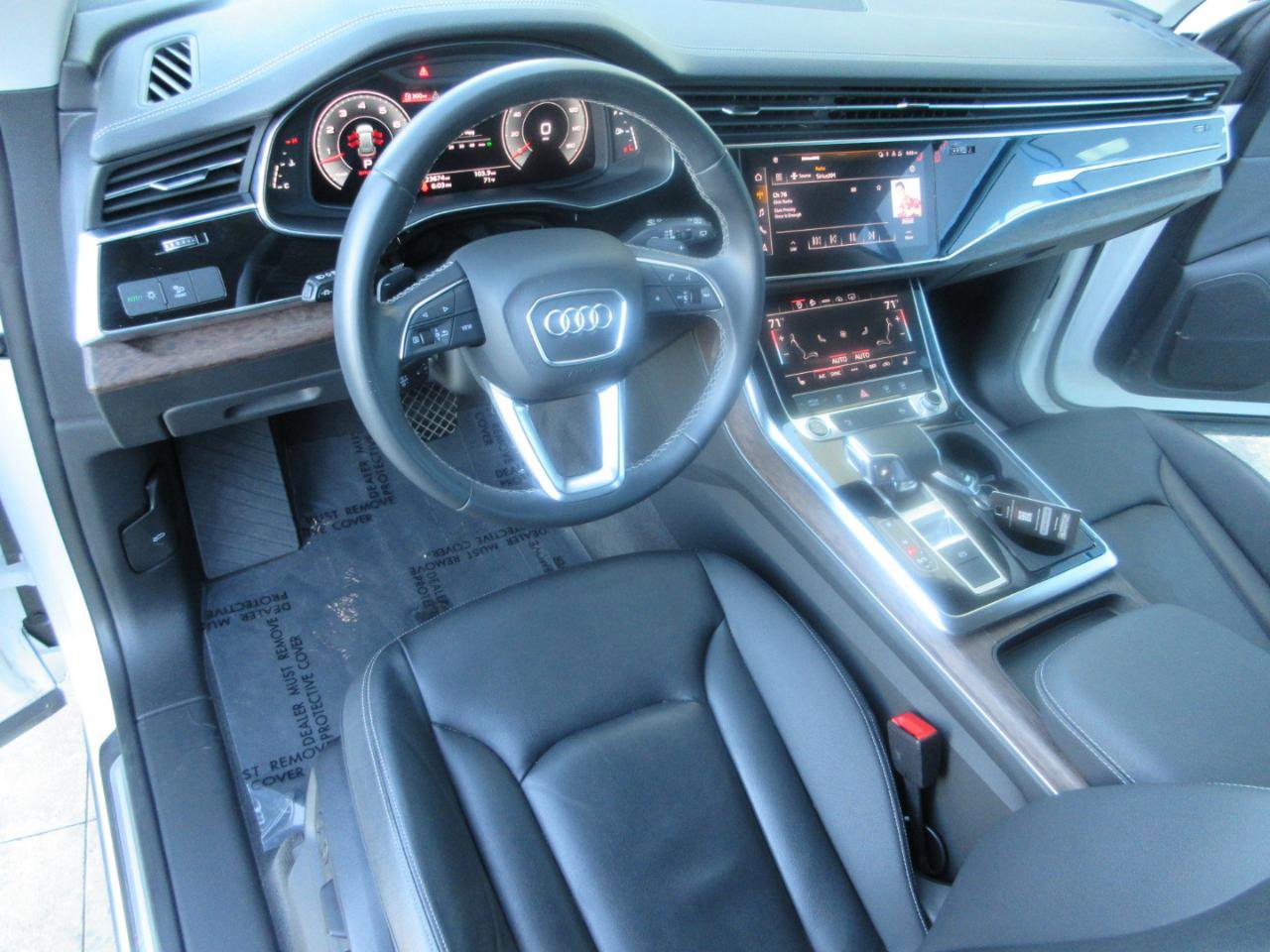 Used 2023 Audi Q8 Premium w/ Convenience Package image 12