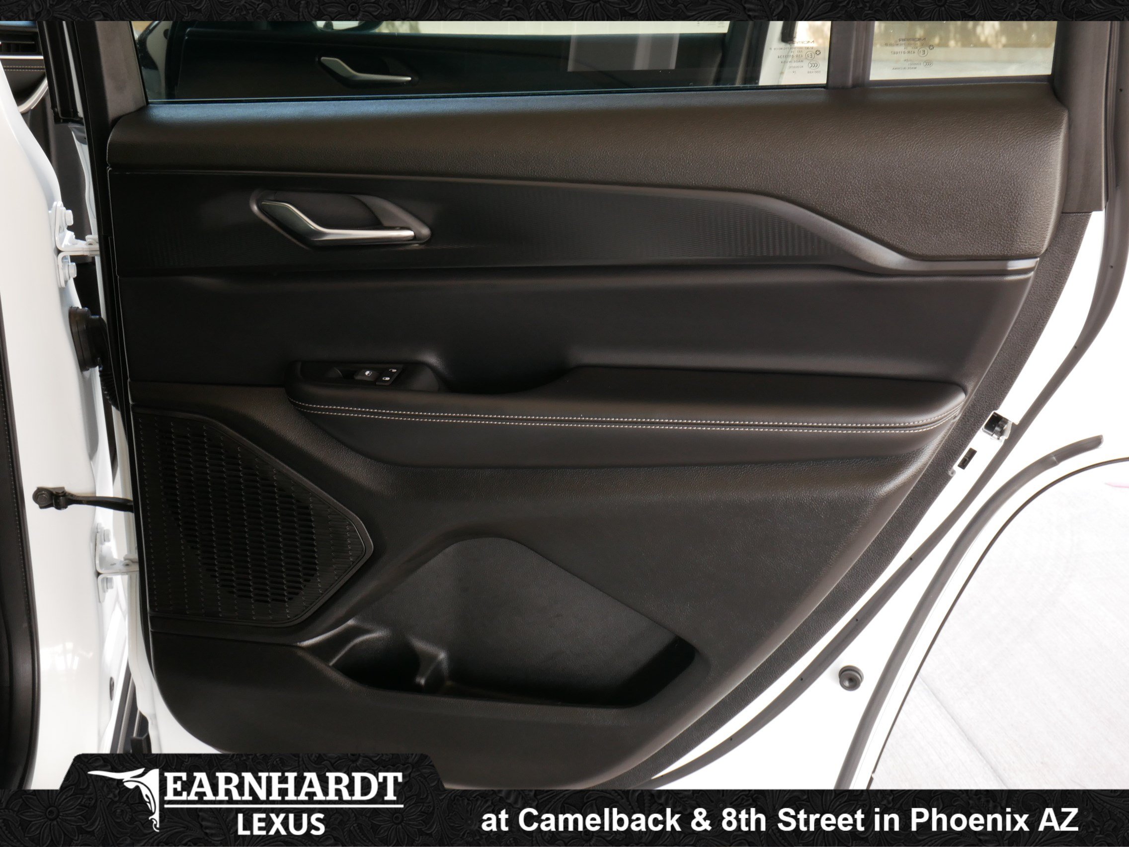 Used 2025 Jeep Grand Cherokee L Laredo RWD image 18