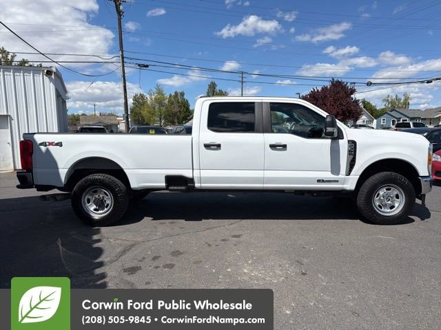 Used 2023 Ford F350 XL w/ Snow Plow/Camper Package AWD/4WD image 4