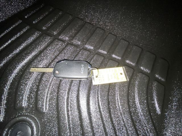 Used 2023 Kia Sorento LX image 29