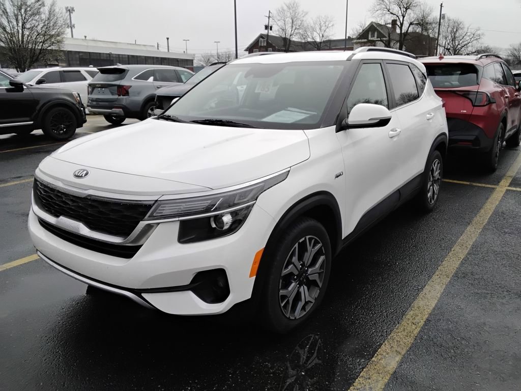 Used 2021 Kia Seltos EX image 3