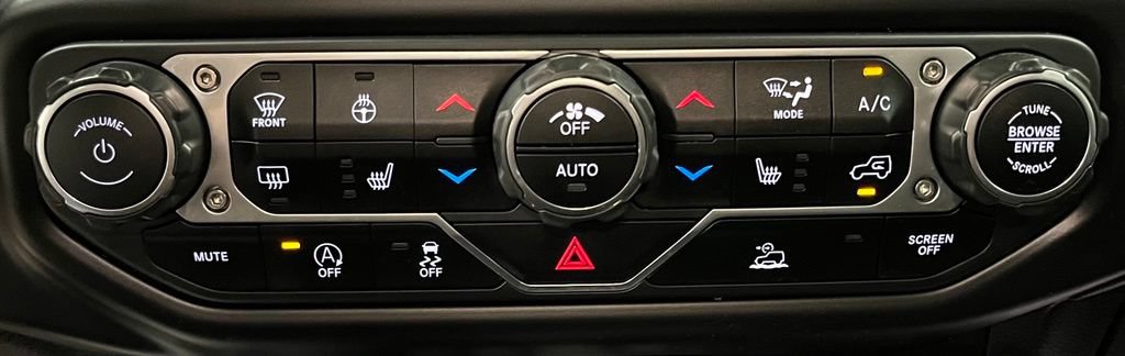 Used 2022 Jeep Gladiator Rubicon w/ Cold Weather Group AWD/4WD image 39