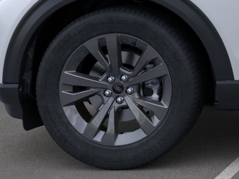 New 2024 Ford Explorer XLT w/ Equipment Group 202A image 19