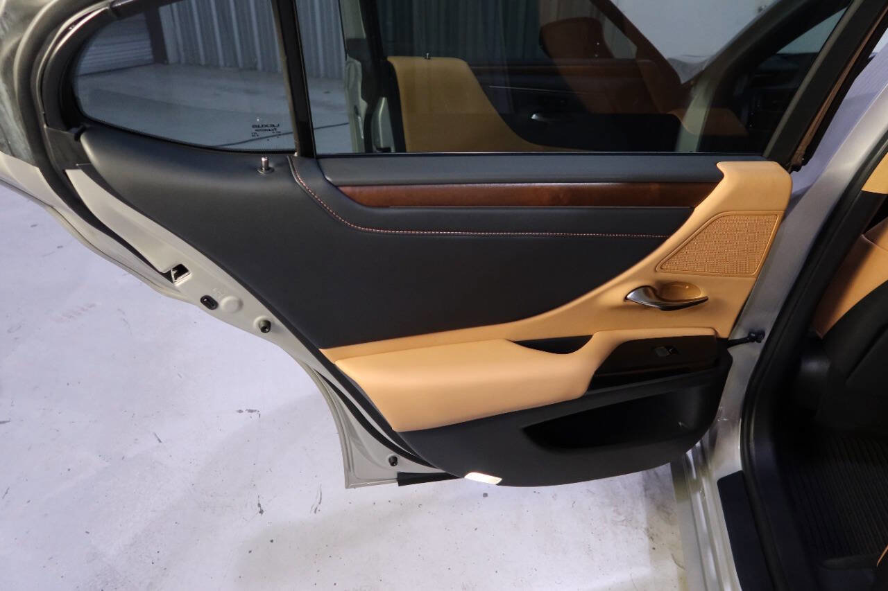 Used 2025 Lexus ES 350 w/ Premium Package image 33