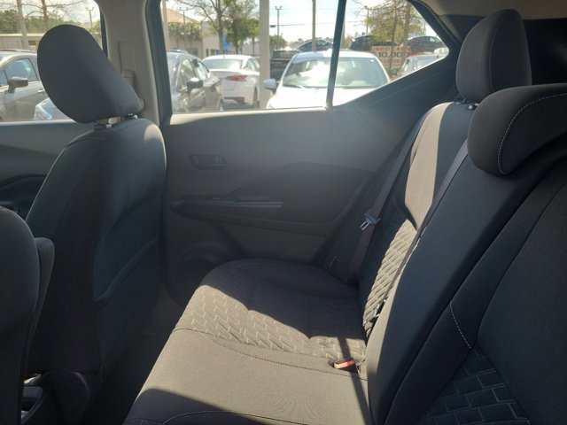 Used 2021 Nissan Kicks S image 13