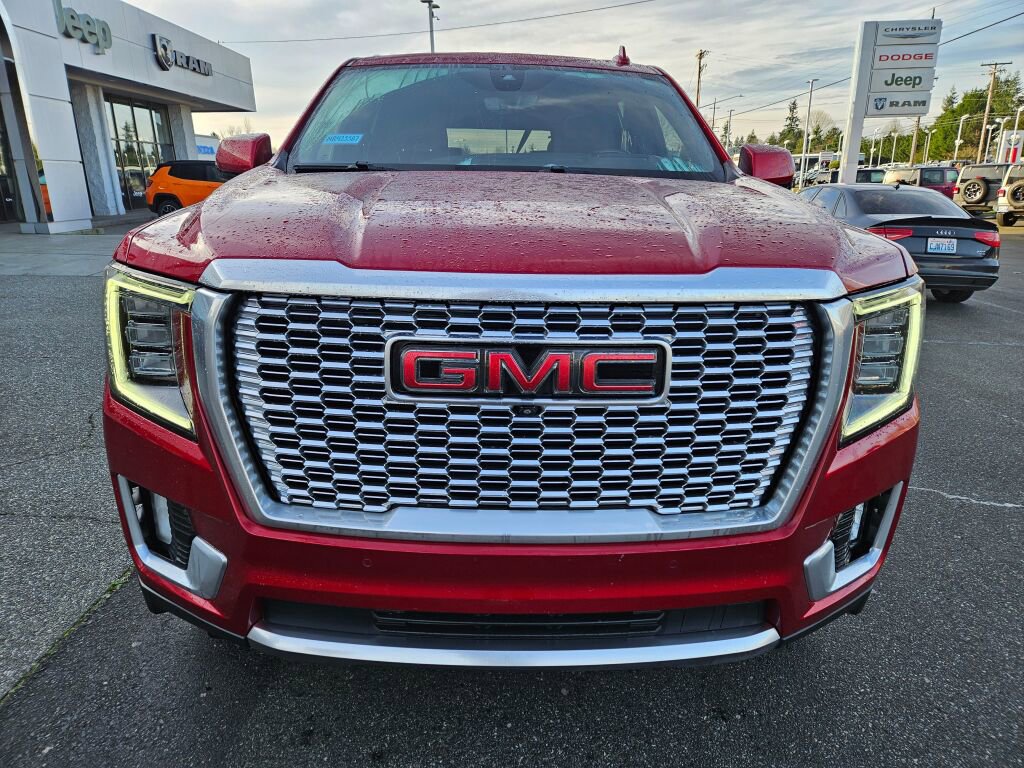 Used 2021 GMC Yukon Denali w/ Denali Premium Package image 8