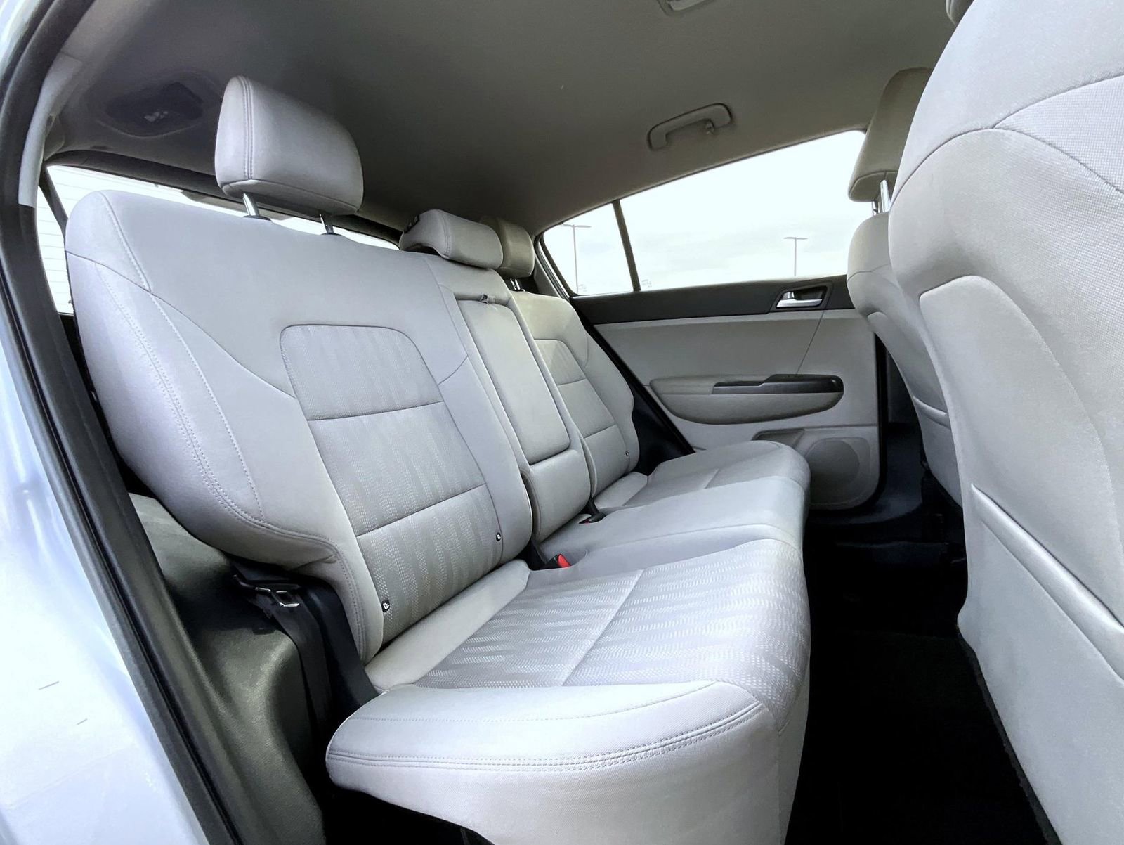 Used 2020 Kia Sportage LX image 18